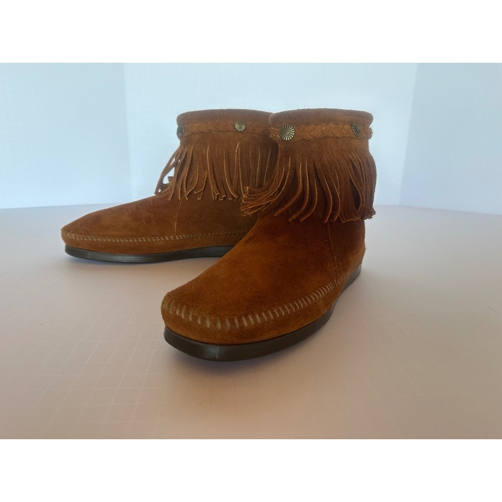 Minnetonka Brown Suede Fringe Back Zip Moccasin Ankle Boots Concho Trim Size 9